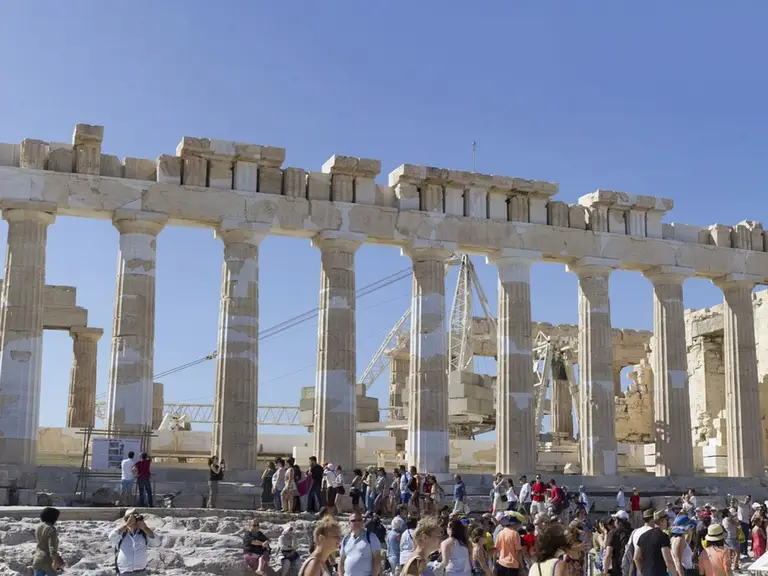 De Atenas a París